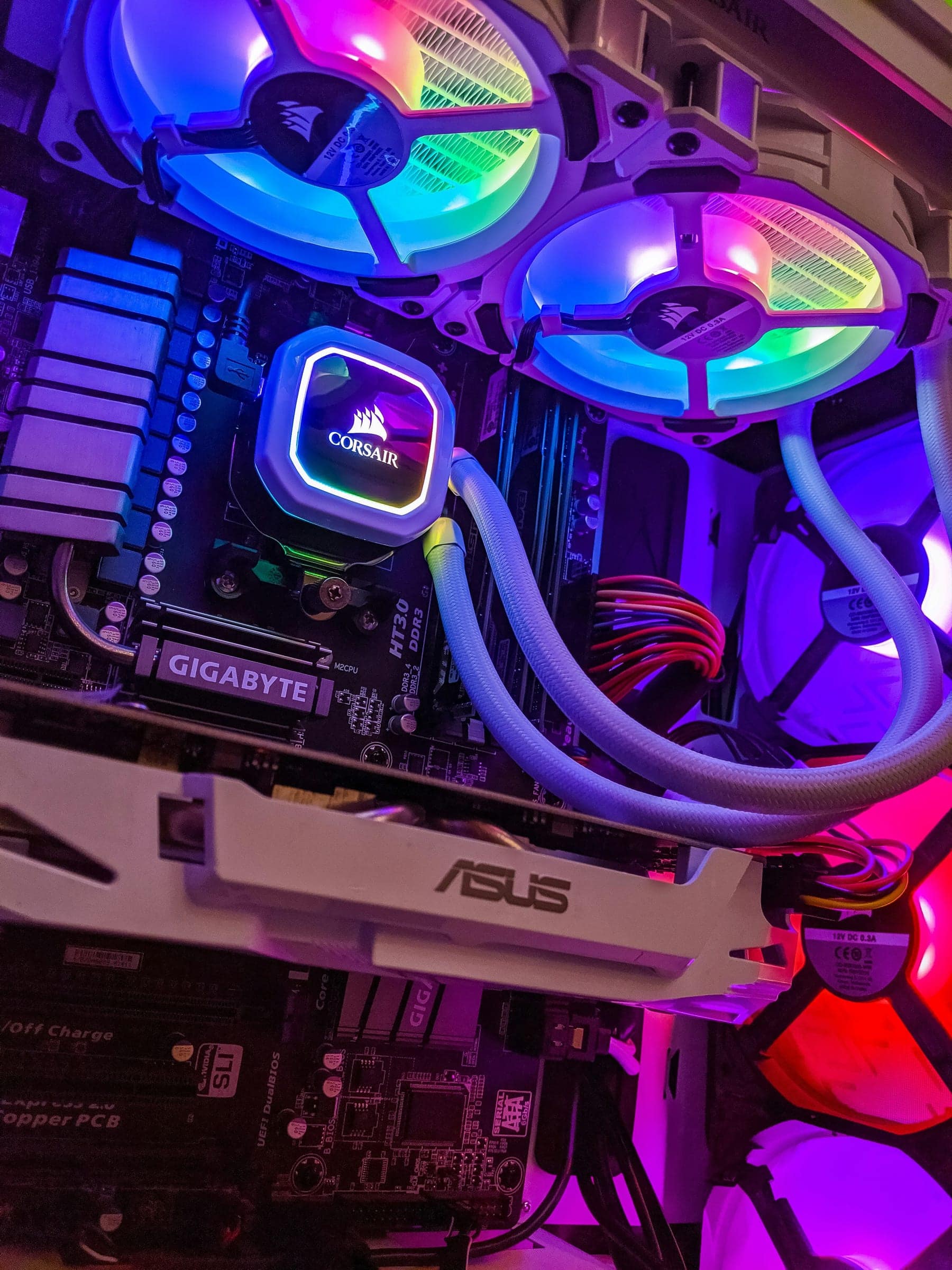 Armado PC Gamer con cable management profesional — TECKWARE La Serena